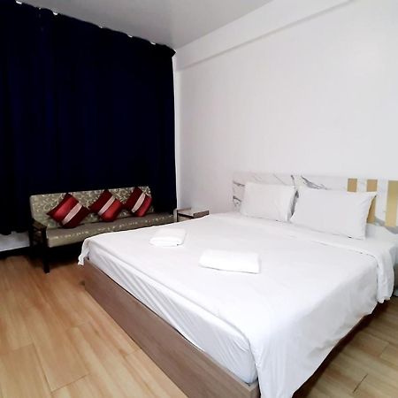 City Plaza Nana Hotel Банкок Екстериор снимка