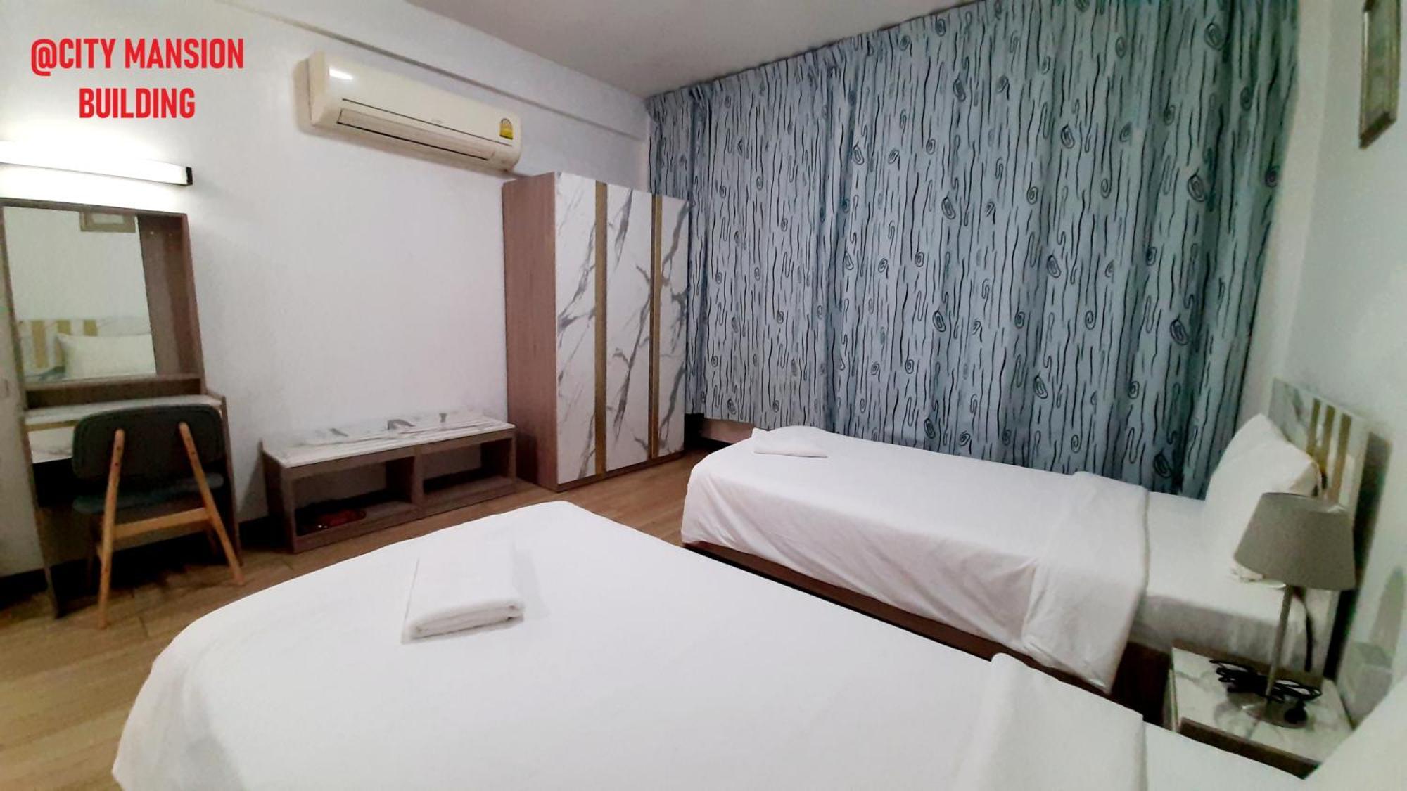 City Plaza Nana Hotel Банкок Екстериор снимка