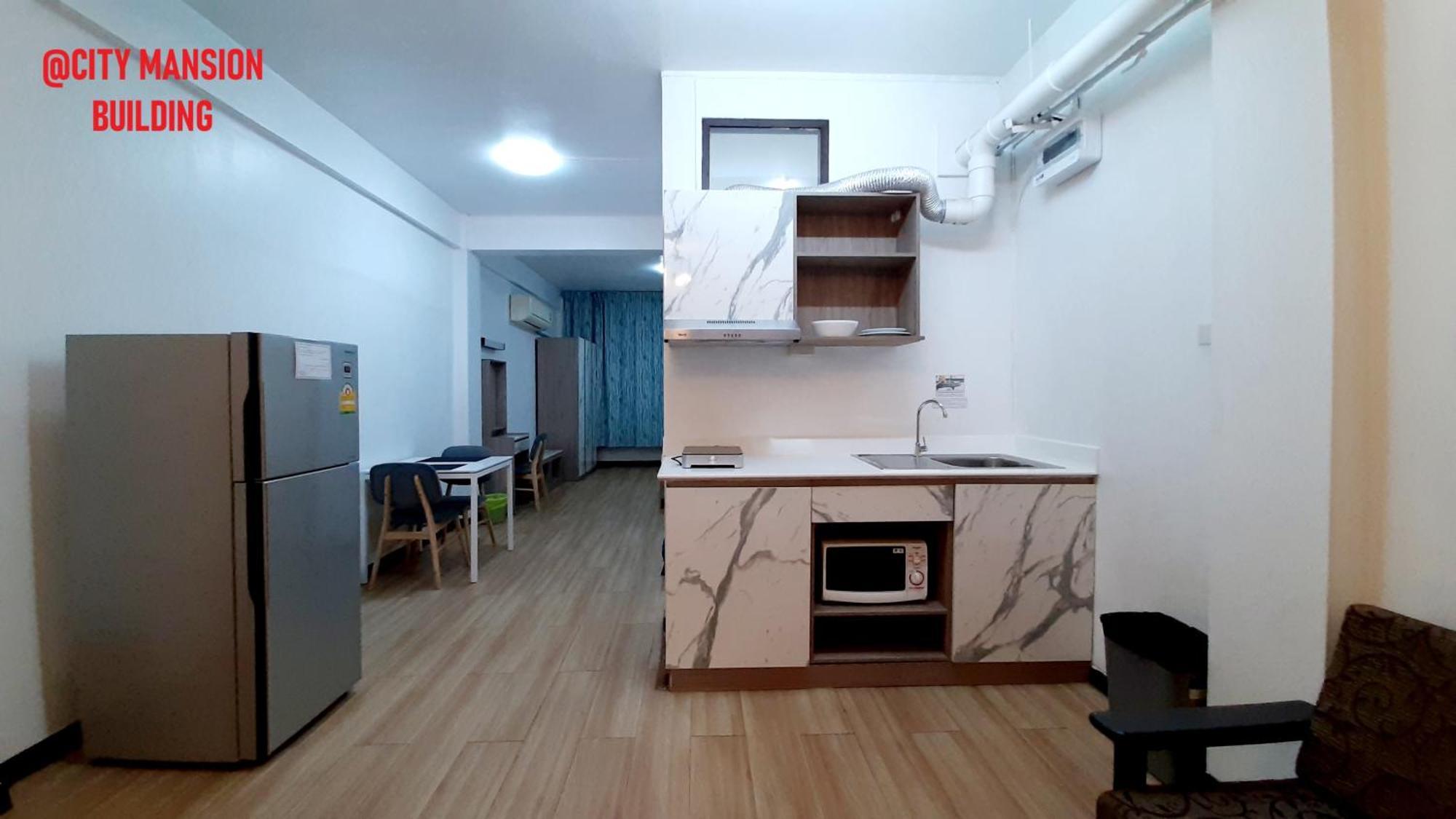 City Plaza Nana Hotel Банкок Екстериор снимка